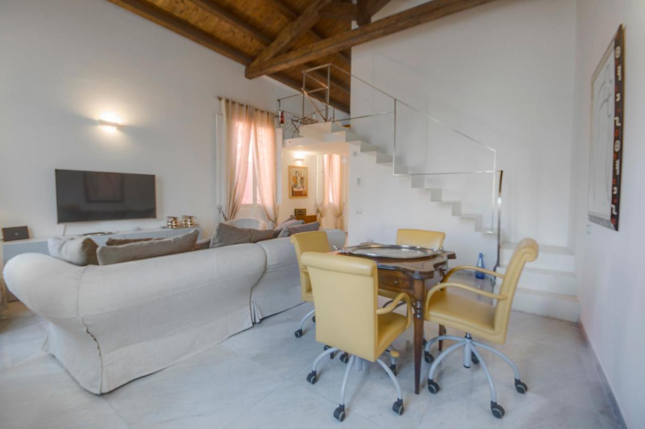 Right House - Characteristic Marina District Apartamento Cagliari Exterior foto